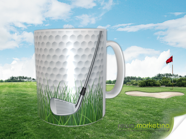 Kaffeetasse mit 2 Golfschläger und Rasen für den Golfer - Panoramadruck