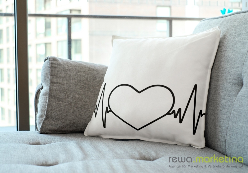 Snuggle pillow Heart diagram with heart